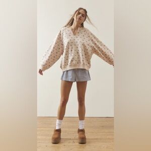 JAYDEN SWEATSHIRT IN PINK URBAN OUTFITTERS
Oversized Out From Under